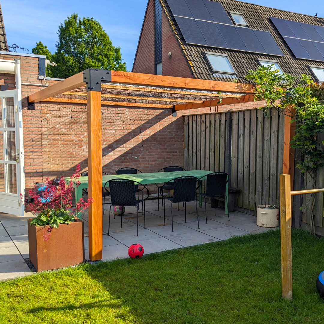Pergola met Klimplant en Gaasdak | Vrijstaand - Rijpex